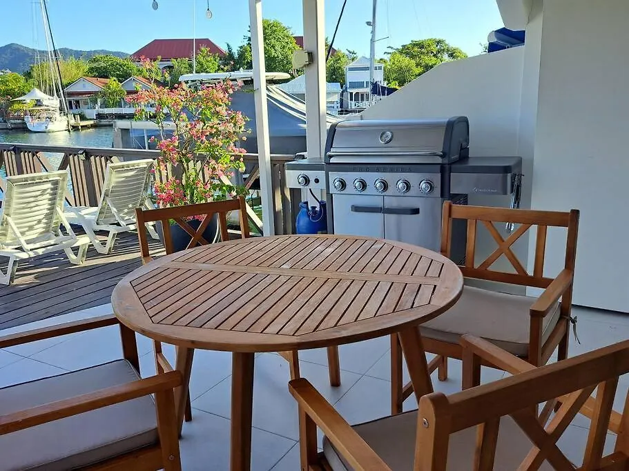 Jolly Harbour Beautifully Renovated Villa Close To The Beach