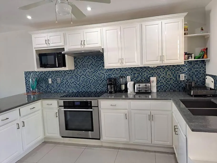בית נופש Jolly Harbour Beautifully Renovated Villa Close To The Beach